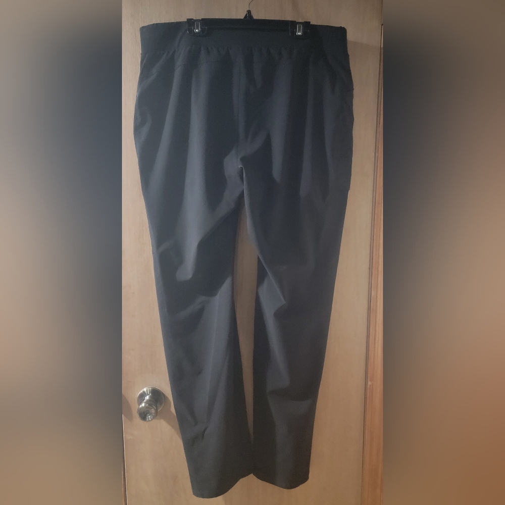 Eddie Bauer Women's Black Cargo Pants - Picture 2 of 3